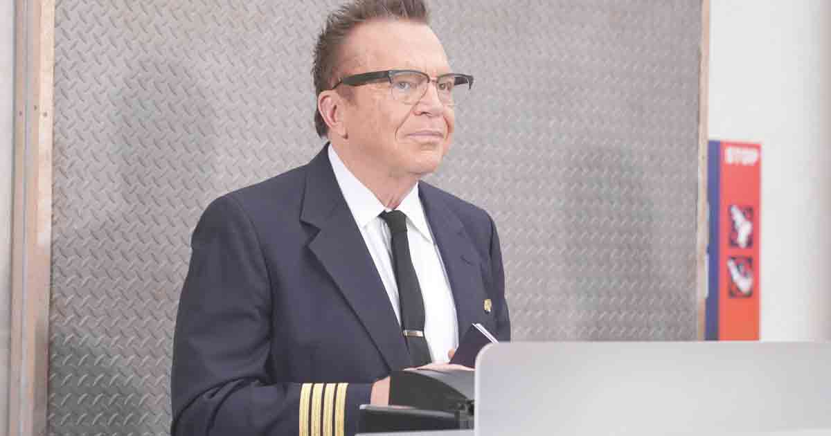 The Bold and the Beautiful gives Tom Arnold a crash course on soaps